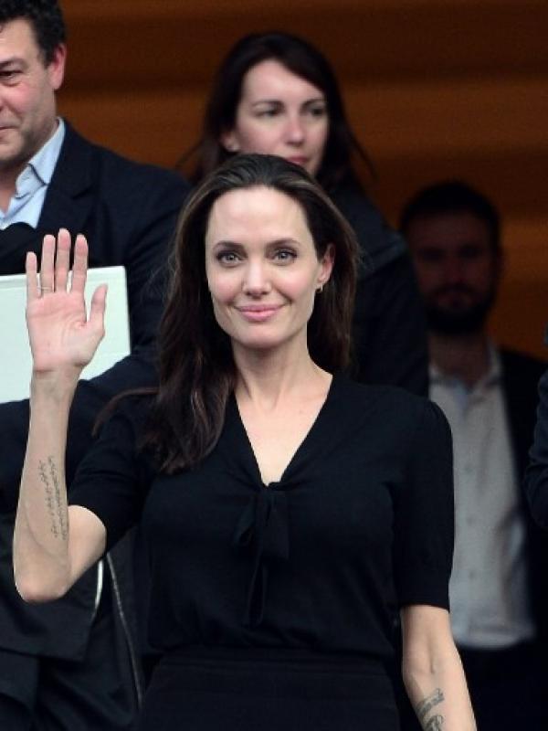 Angelina Jolie menduga jika Brad Pitt telah berselingkuh dibelakangnya. (AFP/Bintang.com)