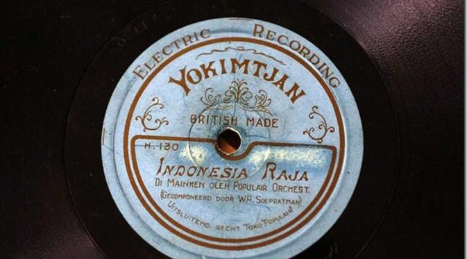 Keping piringan hitam Indonesia Raya versi keroncong (Kredit: Museum Benteng Heritage) 