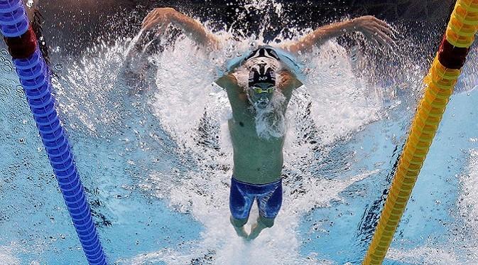 Michael Pelps saat berenang untuk kategori 200 meter di Olimpiade 2016