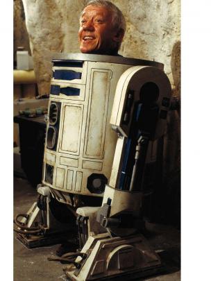 Kenny Baker R2D2 (blastr.com)