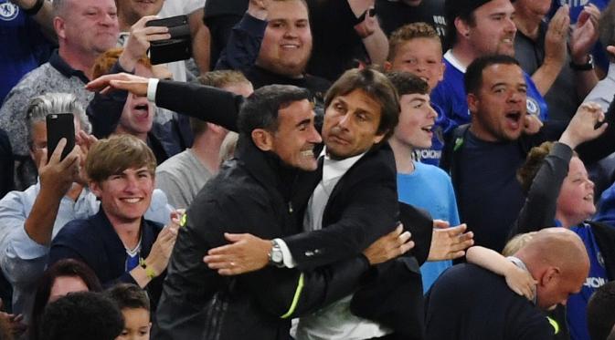 Gaya ekspresif Antonio Conte saat Diego Costa cetak gol (reuters)