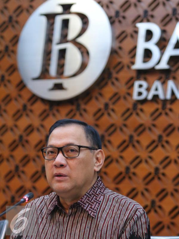 Gubernur Bank Indonesia (BI) Agus Martowardojo memberikan keterangan pers di Jakarta,(19\8). Hasil Rapat Dewan Gubernur BI mencatat triwulan II 2016  mempertahankan 7 days Repo Rate sebesar 5,25 persen. (Liputan6.com/Angga Yuniar)