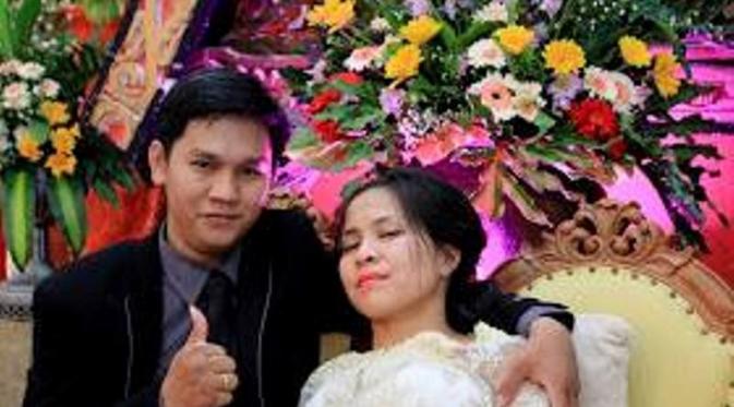 Pernikahan dengan Adat Batak Ini Membuat Ribuan Netizen Nangis. (Foto: Facebook/KeselamatanKu Yesus Kristus)