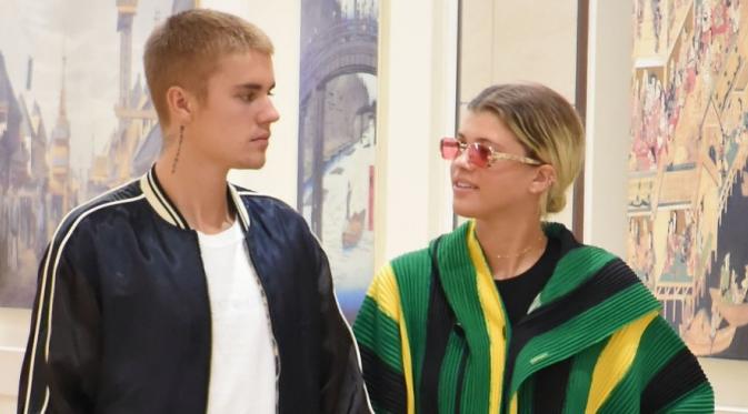 Justin Bieber telah kembali kepelukan Sofia Richie tepat di hari ulang tahun kekasihnya. (Dailymail)