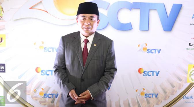 Ketua DPR RI Ade Komarudin saat menghadiri Malam Puncak HUT SCTV ke 26 di Istora Senayan, Jakarta, Rabu (24/8/2016). (Liputan6.com/Herman Zakharia) 