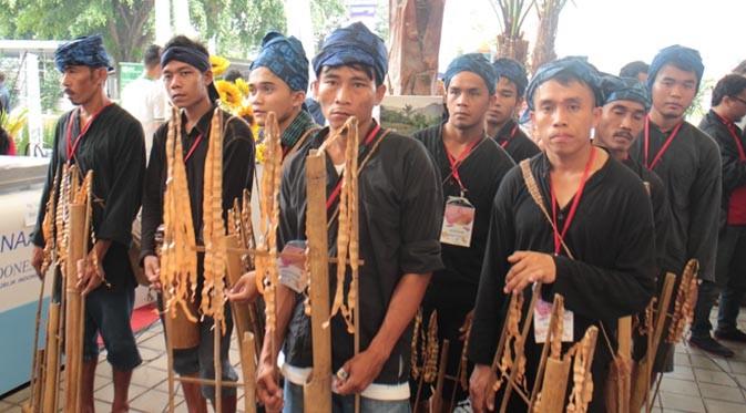 Kesenian dan kerajinan khas suku Badui hadir di Bazaar Indonesia Merdeka yang dilaksanakan di Mitra Terrace 27-28 Agustus 2016.