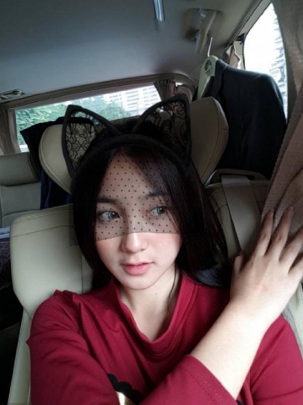 10 Potret Cantik Rili Heralda, Siswi Bandung yang Bikin Heboh. (Foto: Instagram)