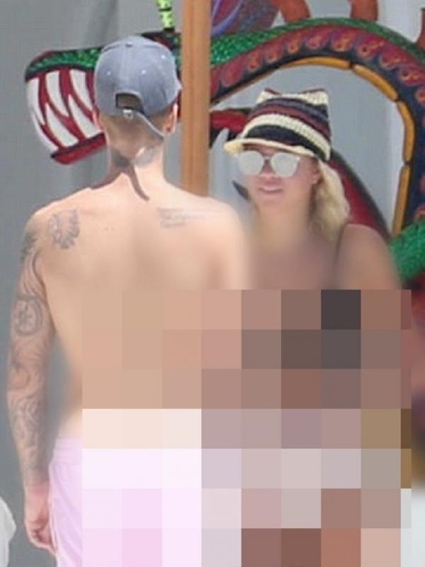 Kemesraan Justin Bieber dan Sofia Richie. (Dailymail)