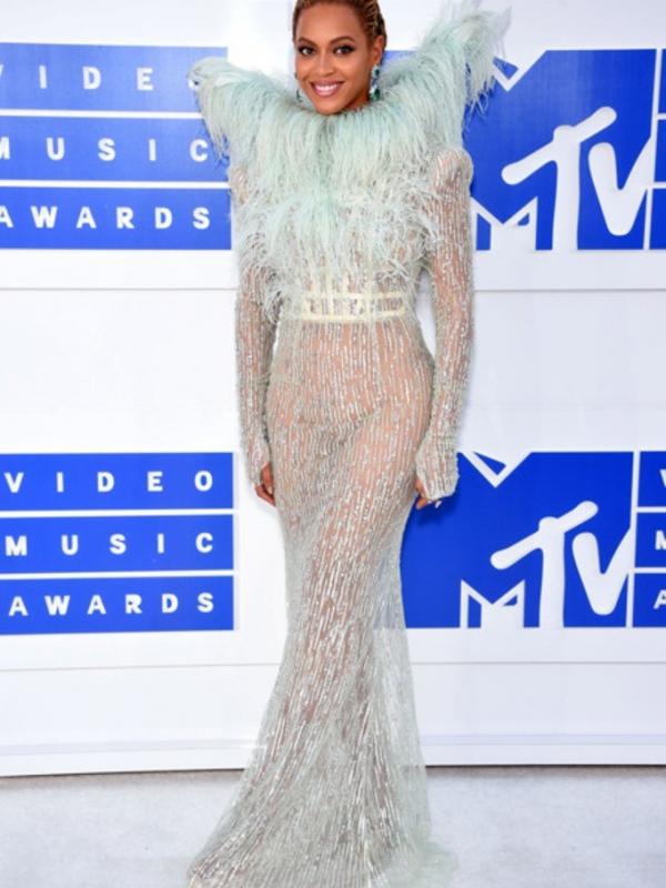 Beyonce di  MTV Video Music Awards (VMA) 2016.