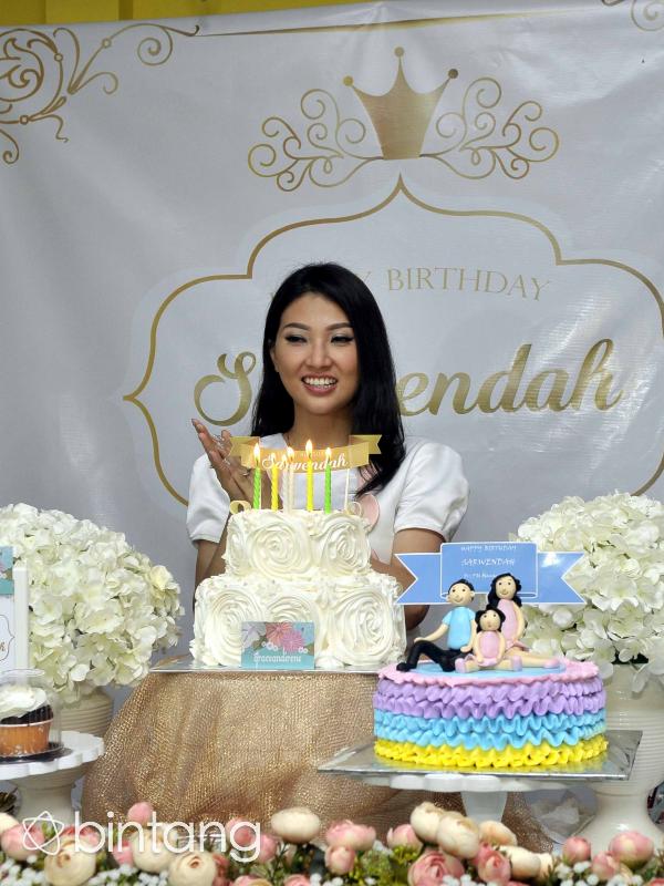 Sarwendah saat merayakan ulang tahunnya yang ke-27. (Nurwahyunan/Bintang.com)