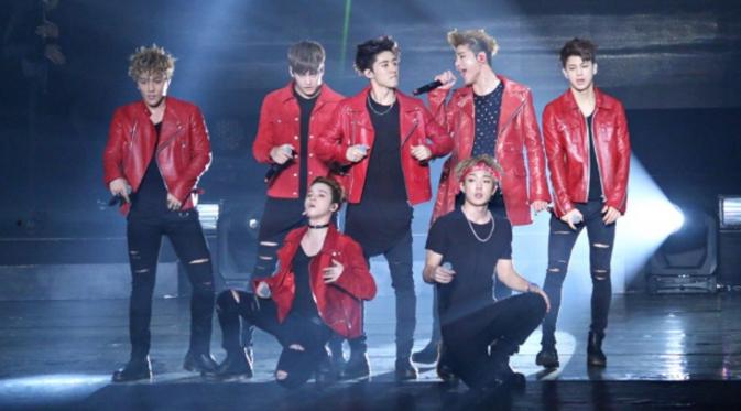 iKON siap menggelar iKONCERT Showtime Tour di Indonesia