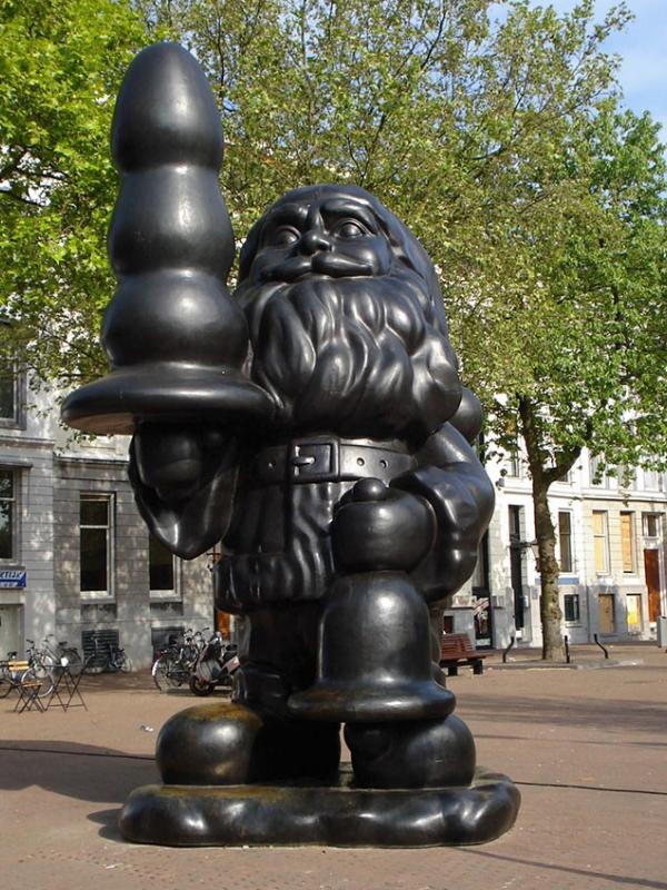  Santa Claus, Rotterdam, Belanda. (Via: boredpanda.com)
