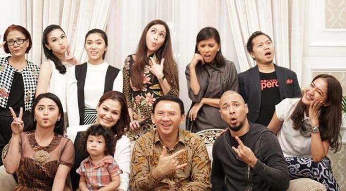Sandra Dewi dan sejumlah artis sowan ke Rumah Dinas Gubernur DKI Jakarta, Basuki Tjahaja Purnama alias Ahok. (Instagram @sandradewi88)