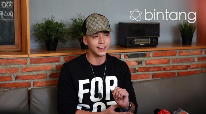 "Keluarga setuju, welcome banget sama Celine, dukung banget. Setau saya Celine sama mamanya lama enggak sama-sama, jadi saya kenalnya keluarga deketnya Celine aja," ujar Stefan William. (Deki Prayoga/Bintang.com)