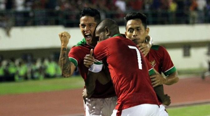 Tiga bintang Timnas Indonesia, Irfan Bachdim, Boaz Solossa, Andik Vermansah rayakan gol (Foto: Twitter @pssi_fai)