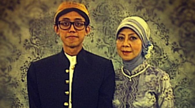 Ario Kiswinar Teguh dan Ibunda, Ariyani Soenarto. (Instagram @kiswinar)