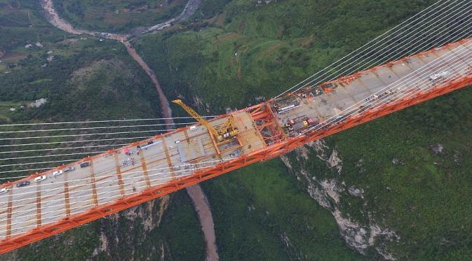 565 Meter di Atas Tanah, Ini Jembatan 'Awan' Tertinggi Dunia? (Reuters)