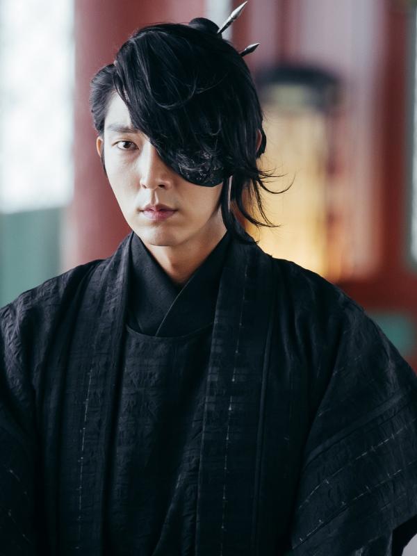 Lee Joon Gi di drama Scarlet Heart. (ONE TV)