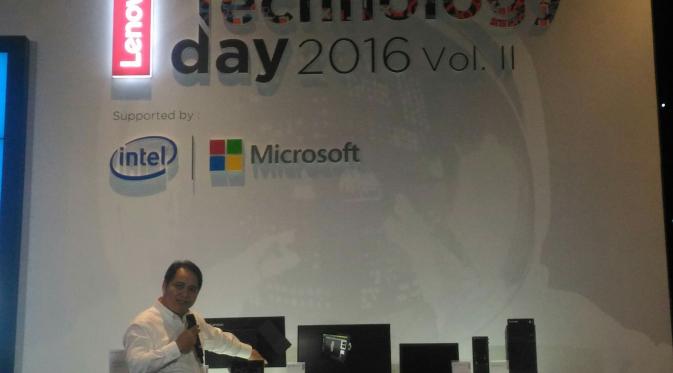 Commercial PCG Category Lead Lenovo Indonesia Azis Wonosari di acara Lenovo Technology Day 2016 Vol II di Jakarta, Rabu (14/9/2016). (/Agustinus M Damar)