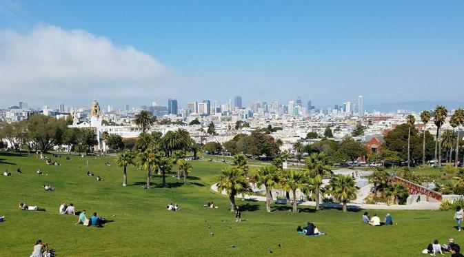 Dolores Park San Fransisco difoto menggunakan Samsung Galaxy S7 (Sumber: CNET)