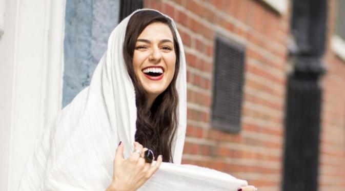 Berikut cara tepat untuk merawat rambut tetap indah dan sehat meski mengenakan hijab