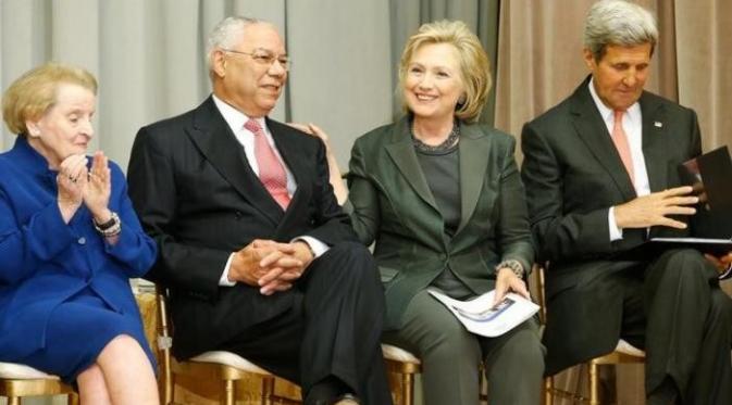 Mantan Menlu AS Madeleine Albright, Colin Powell, Hillary Clinton, dan Menlu AS saat ini, John Kerry (Reuters)
