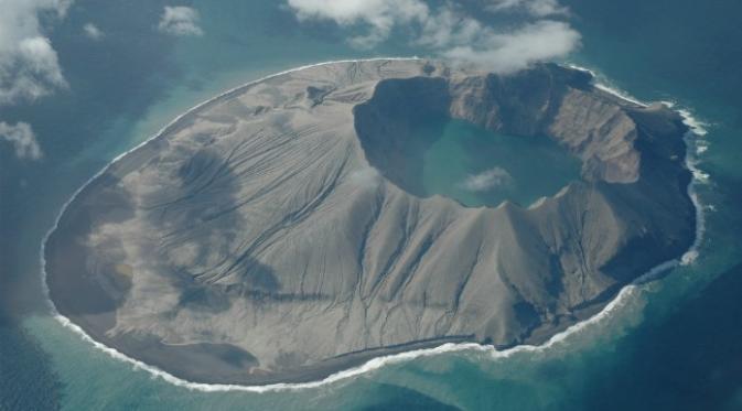 Gunung Tambora pernah meletus luar biasa pada abad 19 sehingga atmosfer bumi tidak tertembus cahaya matahari. (Sumber earthscope.org)
