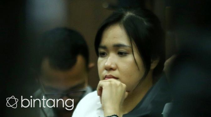 Jessica Wongso dipersidangan. (via: Bintang,com/Galih W. Satria)