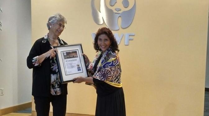 WWF Internasional menganugerahkan Leaders for a Living Planet Awards kepada Menteri Kelautan dan Perikanan Susi Pudjiastuti. (Foto: Staf Khusus Kementerian KKP)