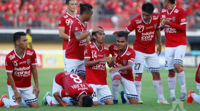 Pertandingan antara Bali United melawan Persib Bandung pada Minggu (18/9/2016) malam berakhir imbang 0-0 di babak pertama.. (Dok. GTS)