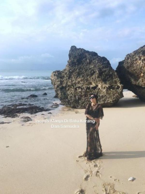 Syahrini di Bali. (Instagram - @princessyahrini)
