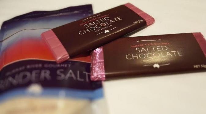 Coklat asin dari garam Murray River Salt. (Liputan6.com/Tanti Yulianingsih)