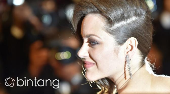Marion Cotillard disebut sebagai perusak pernikahan Angelina Jolie dan Brad Pitt. (AFP/Bintang.com)