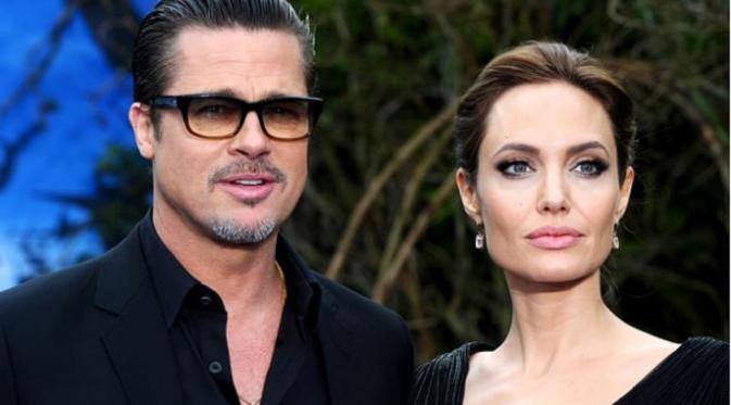 Angelina Jolie disebut-sebut menderita setelah memutuskan menggugat cerai suaminya, Brad Pitt.
