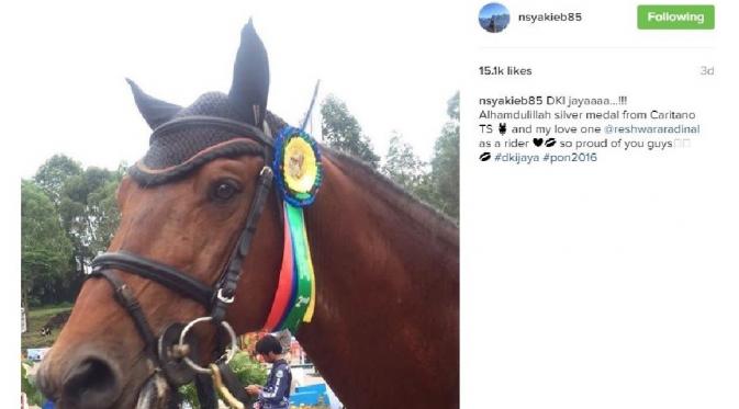 Kuda milik Nabila Syakieb, Caritano TS, meraih medali perak di PON Jabar 2016 [foto: instagram]