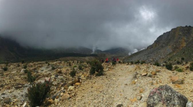 Jalur pendakian Gunung Papandayan. Sumber: Liputan6.com/Unoviana Kartika