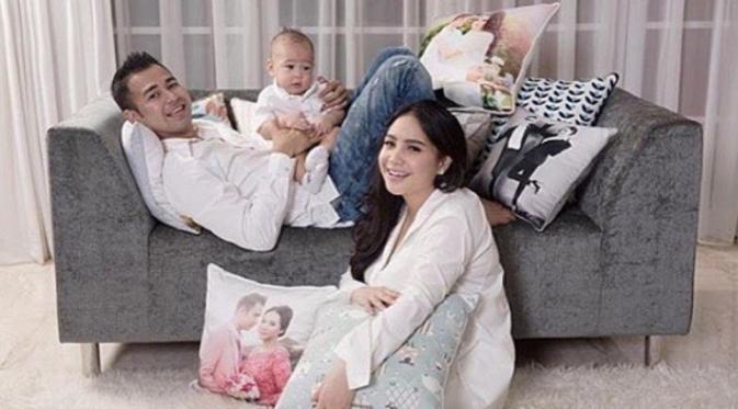 Menampilkan foto keluarga bahagia, Nagita Slavina dan Raffi Ahmad dibanjiri doa dari netizen.