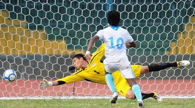 Neil Etheridge tak bisa memperkuat timnas Filipina di Piala AFF 2016. ( AFP/Lakruwan Wanniarachchi)
