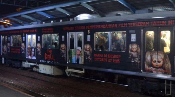 Poster film The Doll di gerbong kereta (dok.Hitmakers Studio)