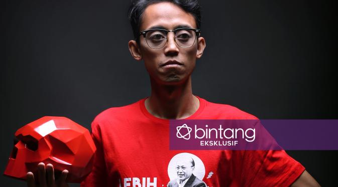 Berulang kali Kiswinar mengungkapkan, jika ia siap untuk tes DNA sesuai permintaan Mario Teguh. (Make Up: Zahra Khairunnisa, Fotografer: Bambang E. Ros/Bintang.com Digital Imaging: Muhammad Iqbal Nurfajri/Bintang.com)