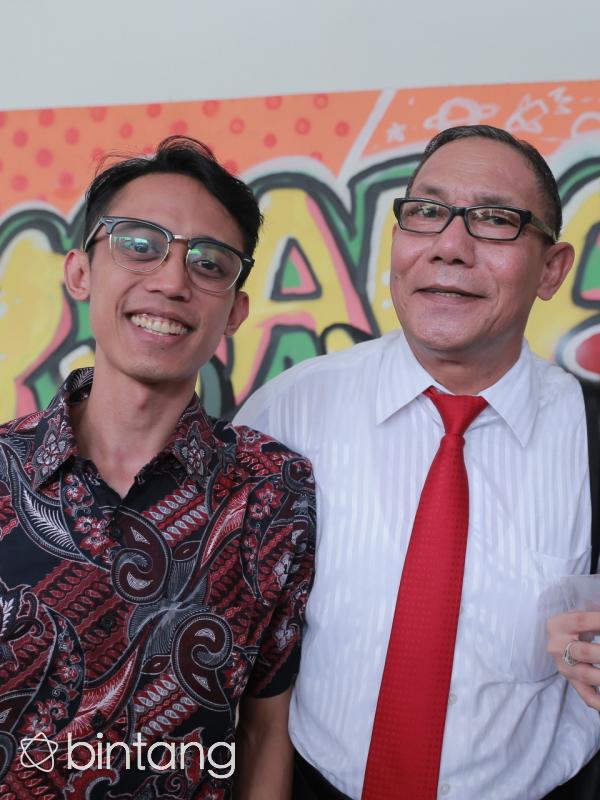 Kiswinar dan Ferry H. Amahorseya, selaku kuasa hukum. (Adrian Putra/Bintang.com)