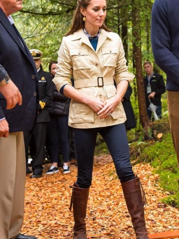 13 outfit yang dikenakan Kate Middelton saat kunjungan ke Kanada mencapai ratusan juta. Wow! (via: dailymail.co.uk)