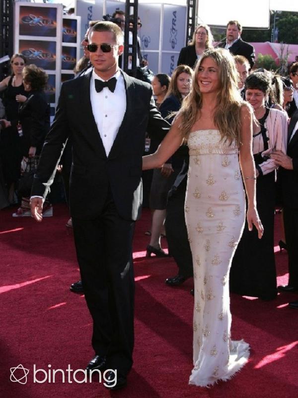 Brad Pitt ingin menuntaskan rasa bersalahnya pada Jennifer Aniston. (AFP/Bintang.com)