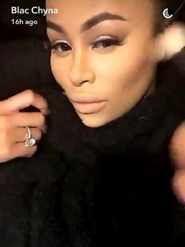 Blac Chyna memamerkan cincin berliannya beberapa hari setelah Kim Kardashian kehilangan berliannya. (AFP/Bintang.com)