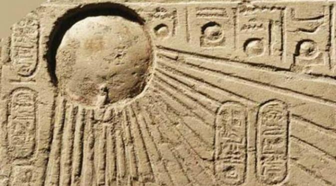Simbol Aten banda Mesir Kuno (Public Domain)