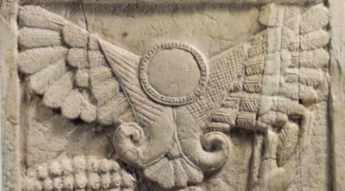 Cakram bersayap Orang Asiria yang muncul setelah komet raksasa mendekati Bumi pada 1486 SM (Public Domain)