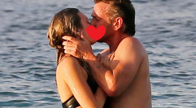 Sean Penn tertangkap kamera sedang mencium wanita muda, putri aktor Hollywood lainnya, Vincent D'Onofrio
