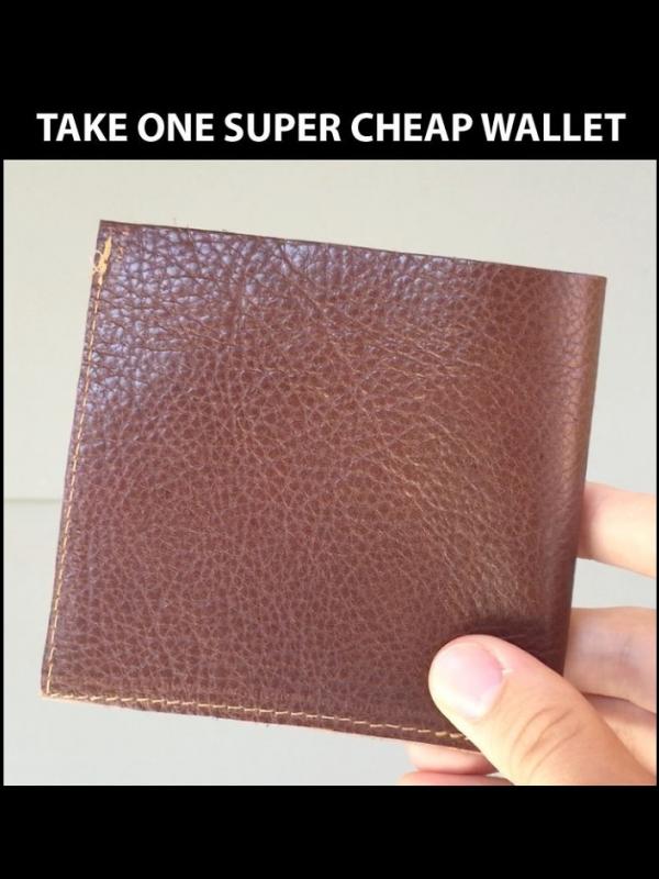 Beli dompet paling murah. (Via: boredpanda.com)
