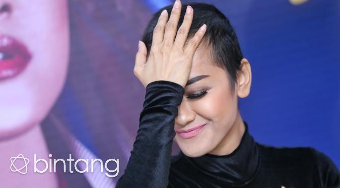Julia Perez tidak marah ditagih utang oleh Ayu Ting Ting. (Adrian Putra/Bintang.com)