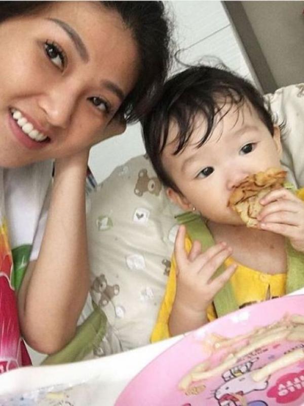 Anak Ruben Onsu, Thalia Putri Onsu dan Sarwendah Tan. (Instagram - @ruben_onsu)